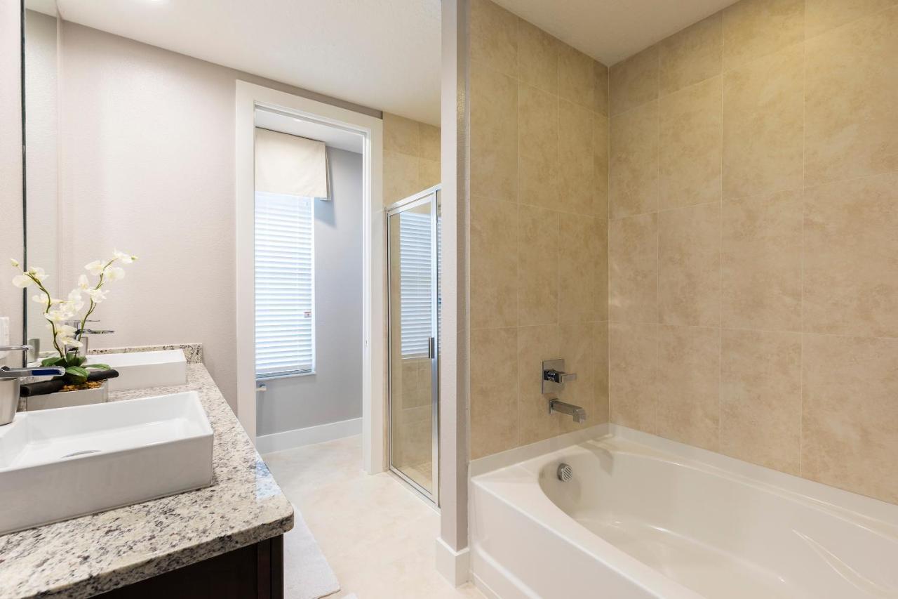 אורלנדו 5 Bedroom 6 Ba Luxury Villa 5 Min To Disneyworld Hot Tub & Bbq מראה חיצוני תמונה